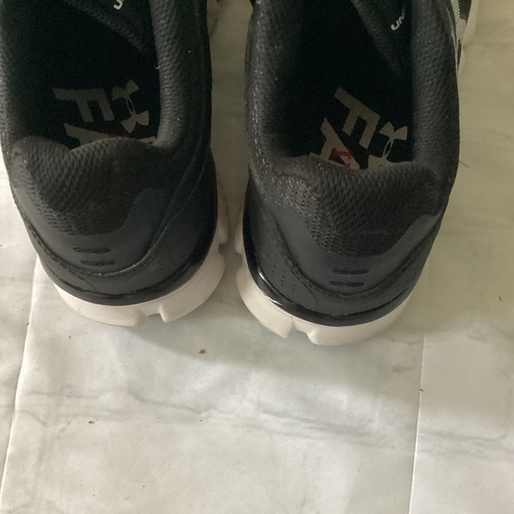 UNDER ARMOUR SNEAKERS ( Size:10) PREOWNED - Picture 5 of 5